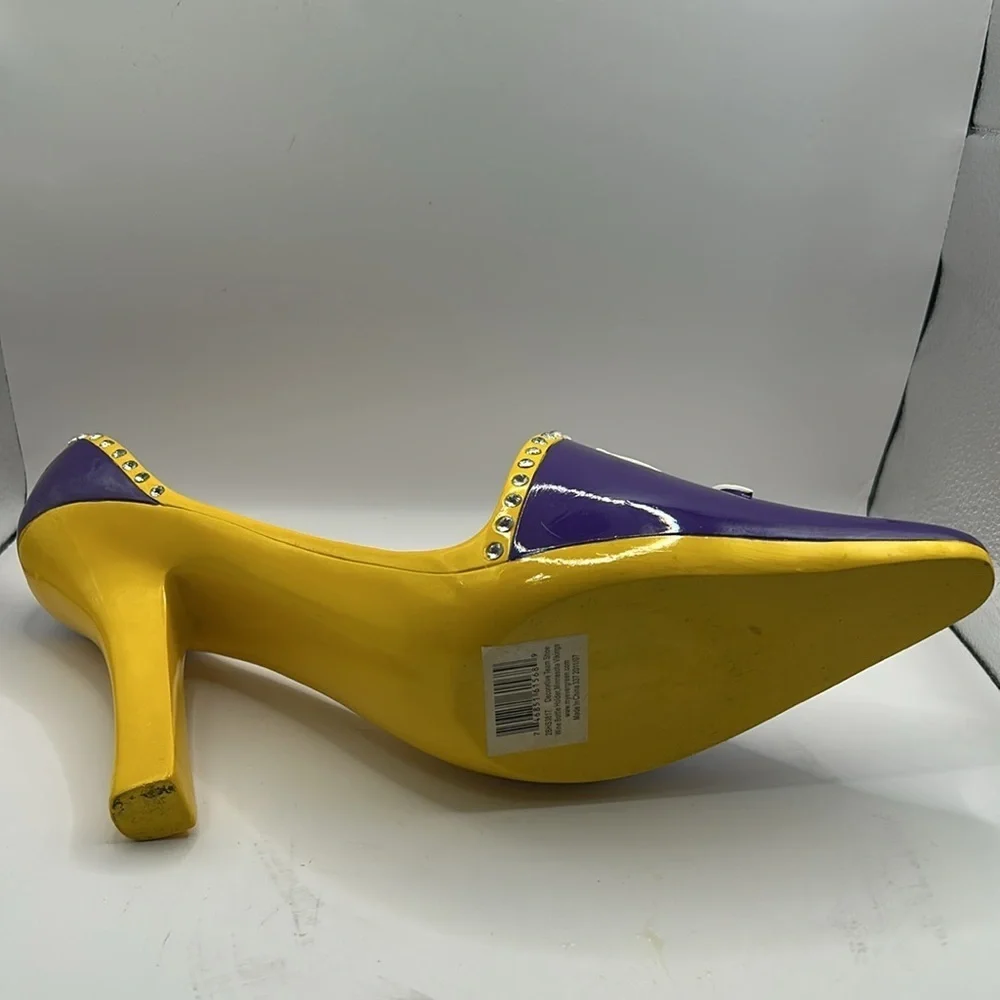 Minnesota Vikings wine bottle holder. 💜🍾